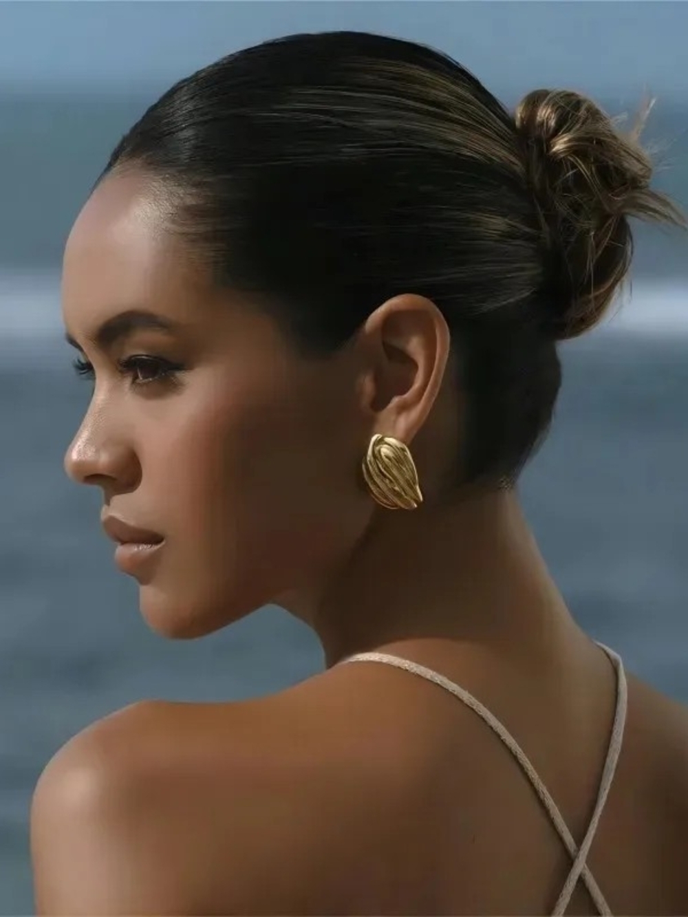 Elegant Gold Wave Earrings - Women Jewelry